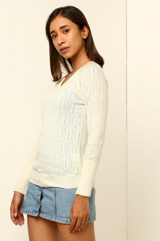 V-neck sweater with long sleeves