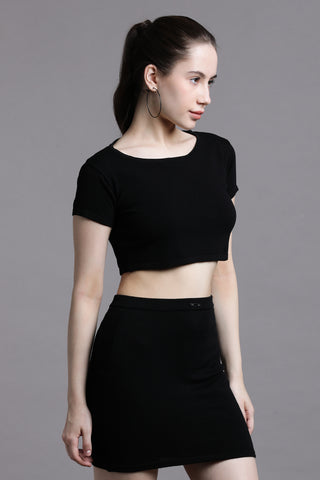 Black half sleeve round neck crop top