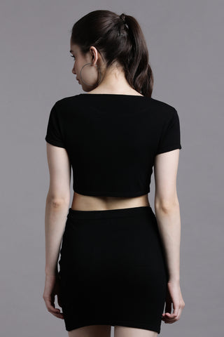 Black half sleeve round neck crop top